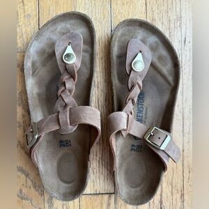 Birkenstock Gizeh Braided
Oiled Leather